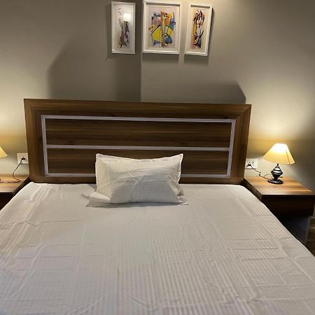 Risal Home Stays Greater Noida Esterno foto