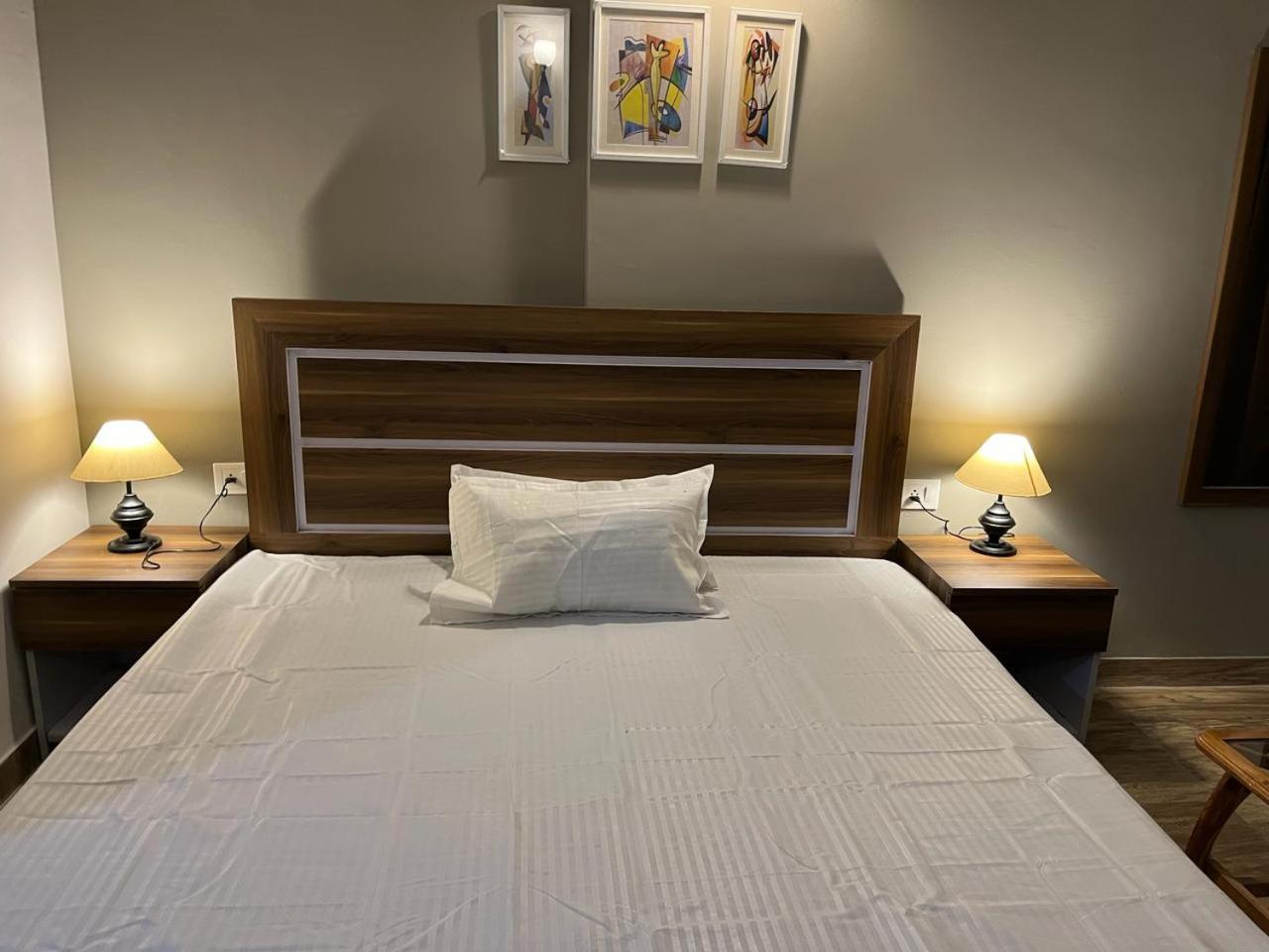 Risal Home Stays Greater Noida Esterno foto
