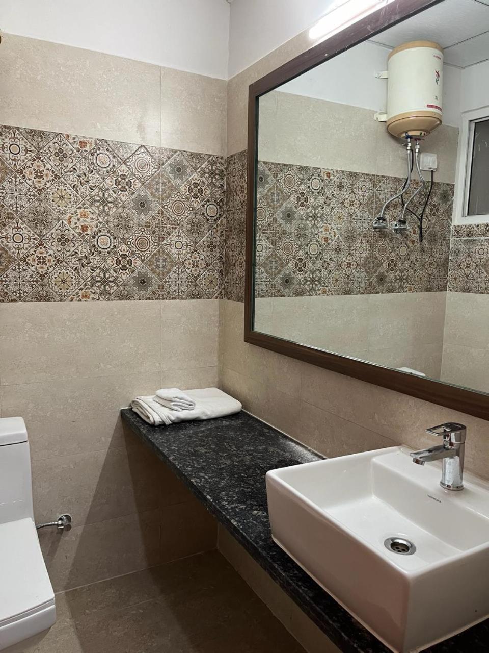 Risal Home Stays Greater Noida Esterno foto
